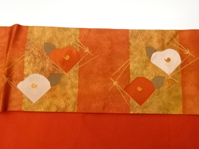  長谷川織物製　引箔松葉・変わり菱に椿模様織出し名古屋帯